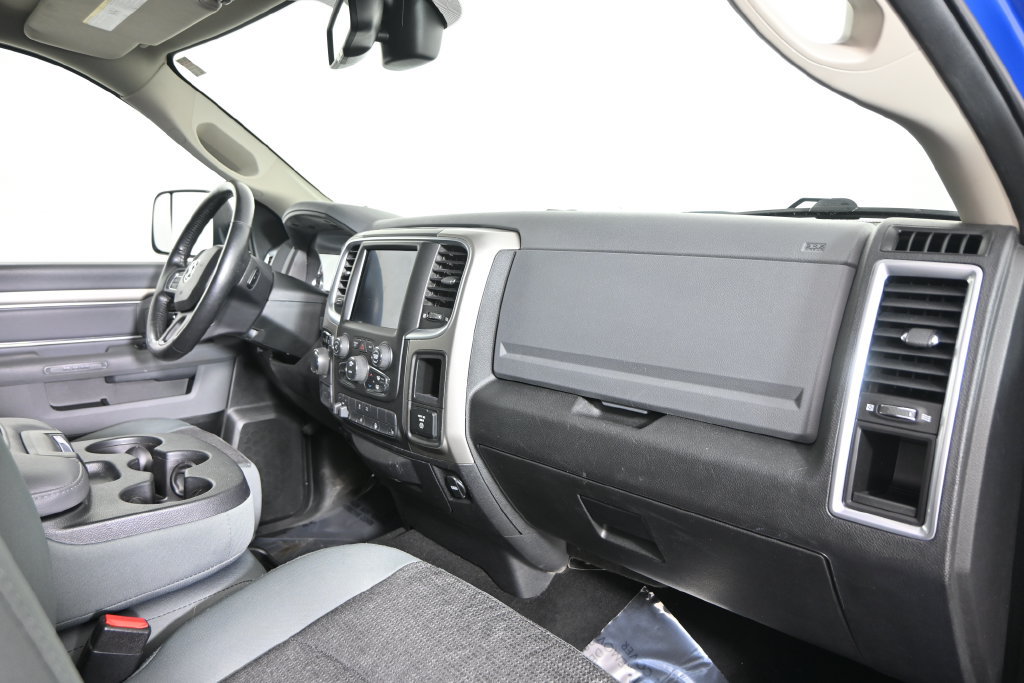 Used 2018 RAM 1500 SLT AWD/4WD image 16