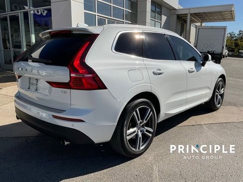 Used 2021 Volvo XC60 T5 Momentum w/ Premium Package image 8