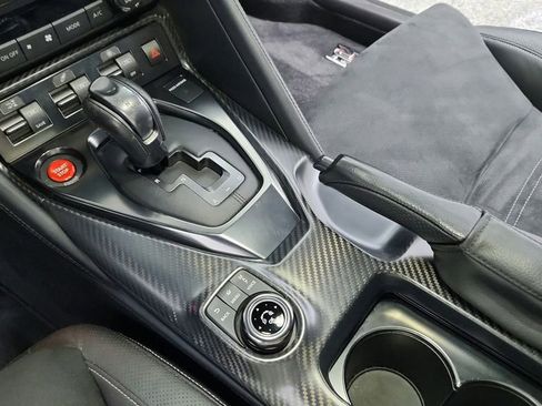 Used 2019 Nissan GT-R AWD/4WD image 32