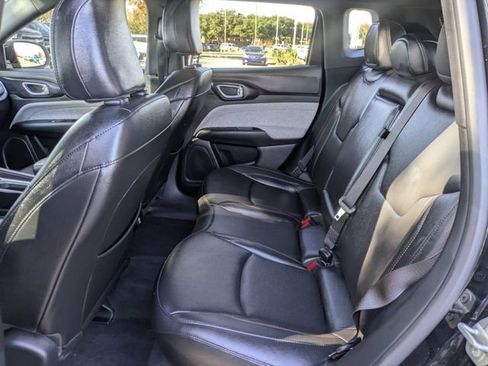 Used 2024 Jeep Compass Latitude image 28