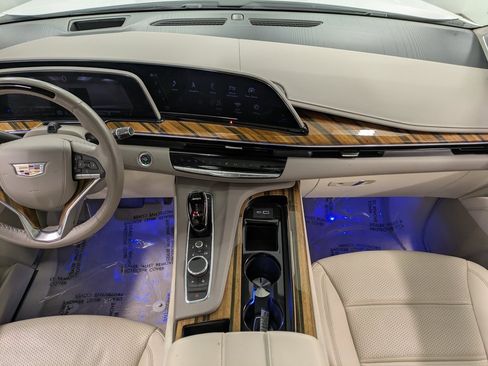 Used 2022 Cadillac Escalade Premium Luxury Platinum image 22