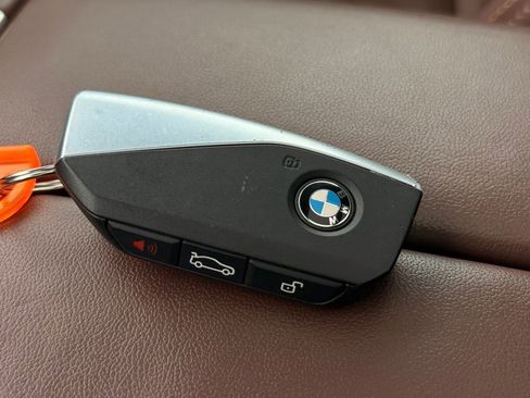 Used 2025 BMW X5 xDrive50e image 38