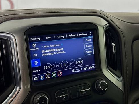 Used 2022 Chevrolet Silverado 1500 LTZ w/ Z71 Off-Road Package image 17