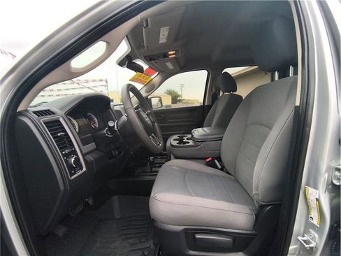 Used 2018 RAM 2500 Tradesman w/ Chrome Appearance Group AWD/4WD image 9