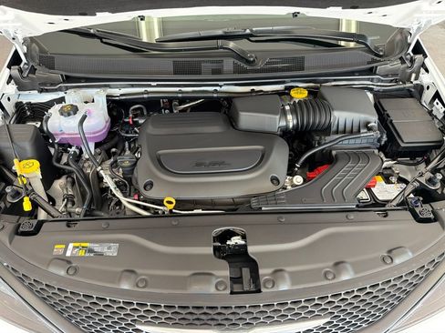 New 2027 Chrysler Pacifica LX FWD image 32