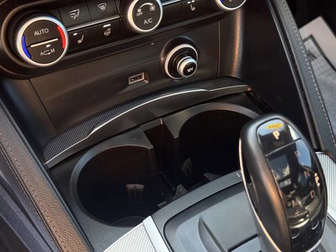 Used 2018 Alfa Romeo Stelvio Ti Sport image 28