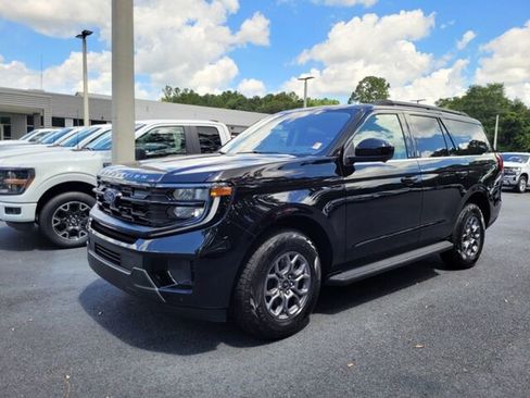 New 2025 Ford Expedition Active image 3