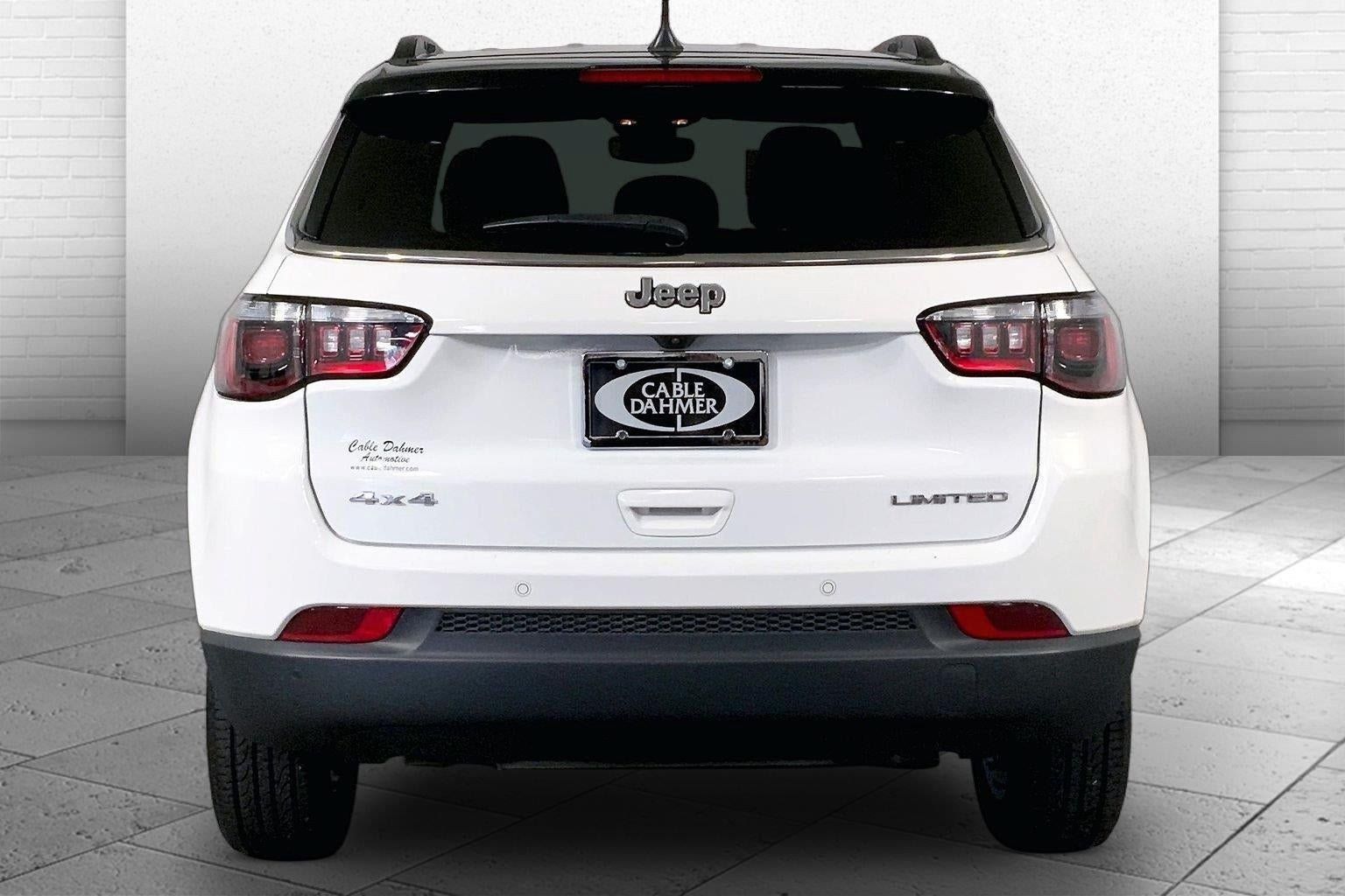 Used 2025 Jeep Compass Limited AWD/4WD image 3
