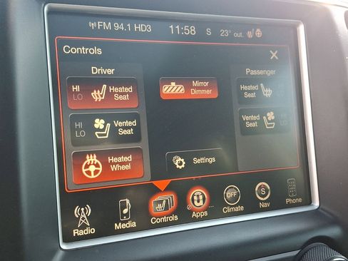 Used 2015 Jeep Grand Cherokee SRT image 19