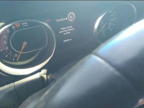 Used 2021 Jeep Wrangler Unlimited Sahara AWD/4WD image 6