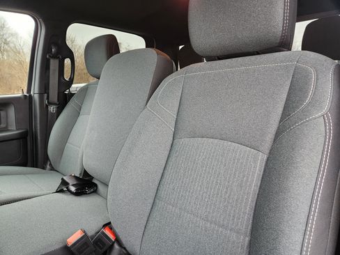 Used 2024 RAM 2500 Tradesman w/ Chrome Appearance Group image 25