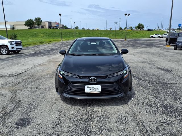 Used 2024 Toyota Corolla LE FWD image 2