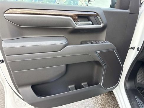 New 2026 GMC Sierra 1500 Elevation image 12