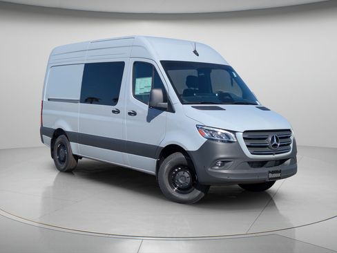 New 2025 Mercedes-Benz Sprinter 2500 image 1