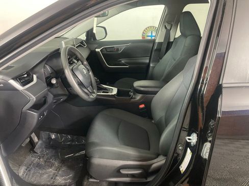 Used 2024 Toyota RAV4 LE AWD/4WD image 12