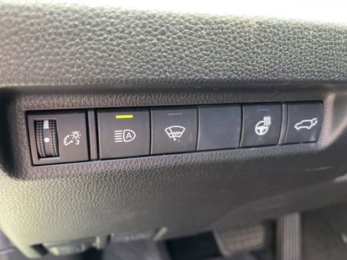 Used 2019 Toyota RAV4 Limited w/ Cold Weather Package AWD/4WD image 4