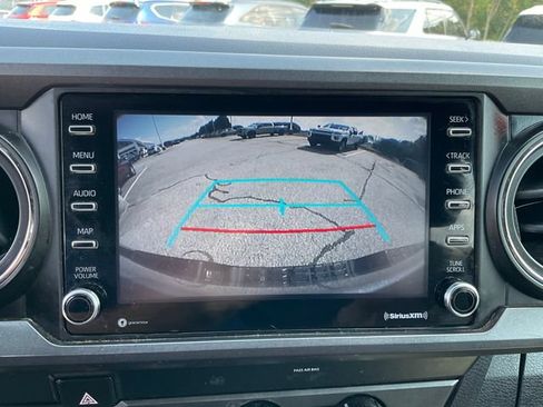 Used 2020 Toyota Tacoma TRD Off-Road w/ Technology Package AWD/4WD image 14