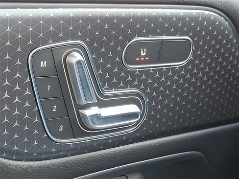 New 2025 Mercedes-Benz GLB 250 4MATIC image 20