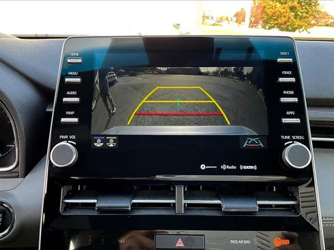 Used 2019 Toyota Avalon XLE image 12