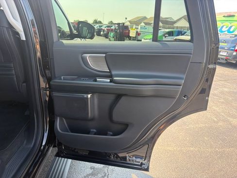 Used 2025 Ford Expedition Platinum AWD/4WD image 51