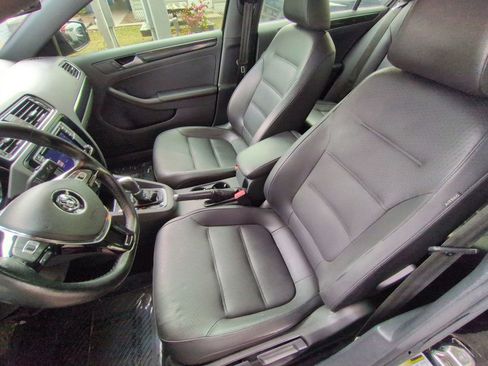 Used 2018 Volkswagen Jetta Sport image 14