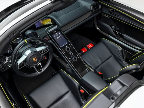 Used 2015 Porsche 918 Spyder AWD/4WD image 27