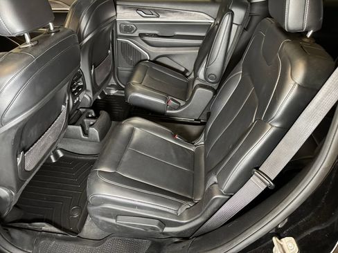 Used 2021 Jeep Grand Cherokee L Limited AWD/4WD image 20
