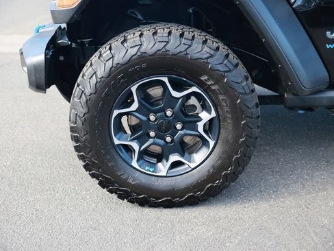 Used 2022 Jeep Wrangler Unlimited Rubicon 4xe w/ Cold Weather Group AWD/4WD image 12