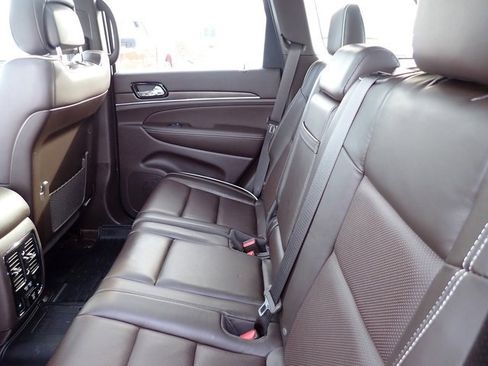 Used 2019 Jeep Grand Cherokee Overland image 18