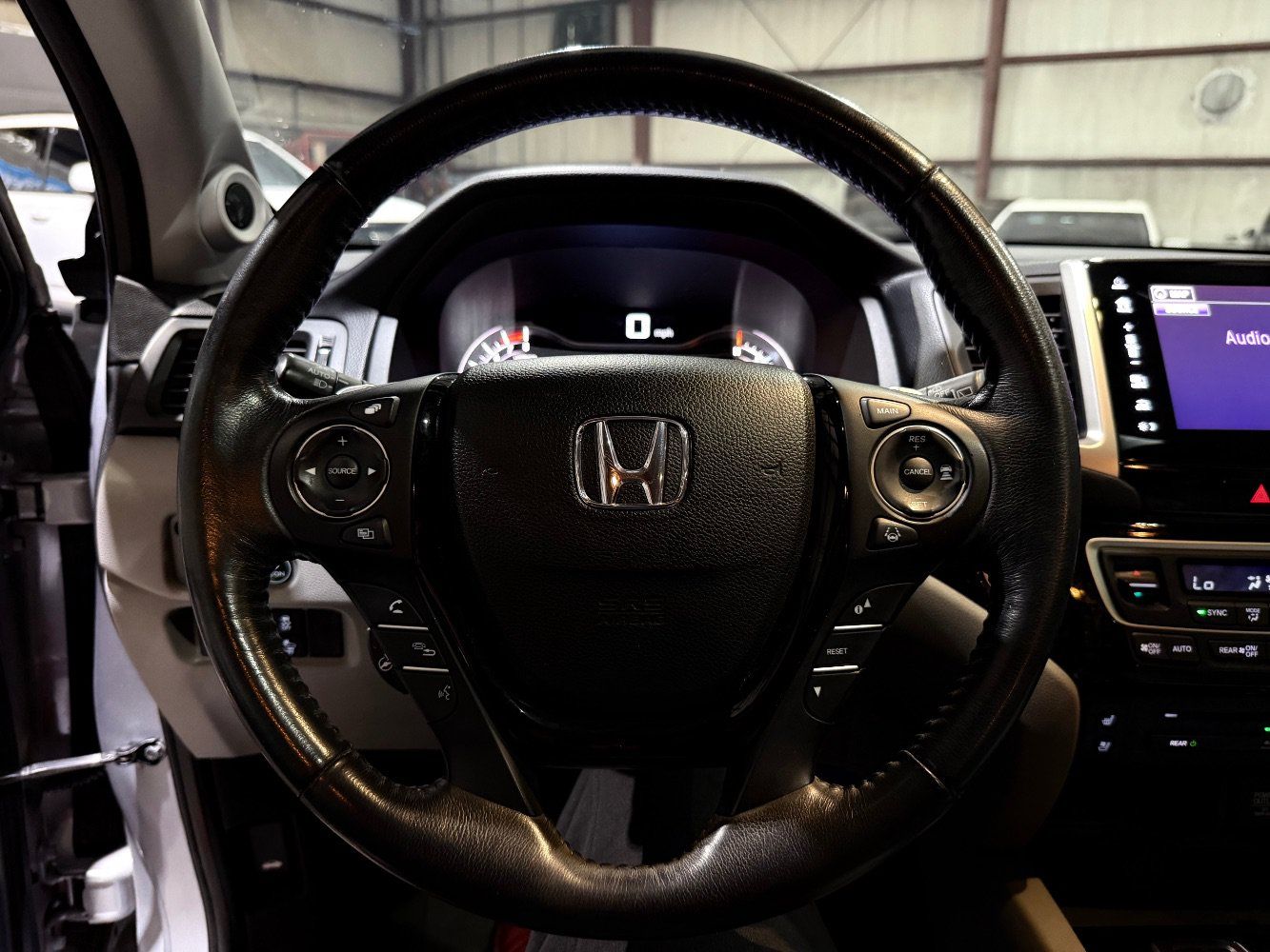 Used 2018 Honda Pilot Elite image 32