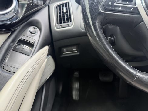 Used 2017 INFINITI Q60 3.0t w/ Premium Plus Package 3.0T image 24