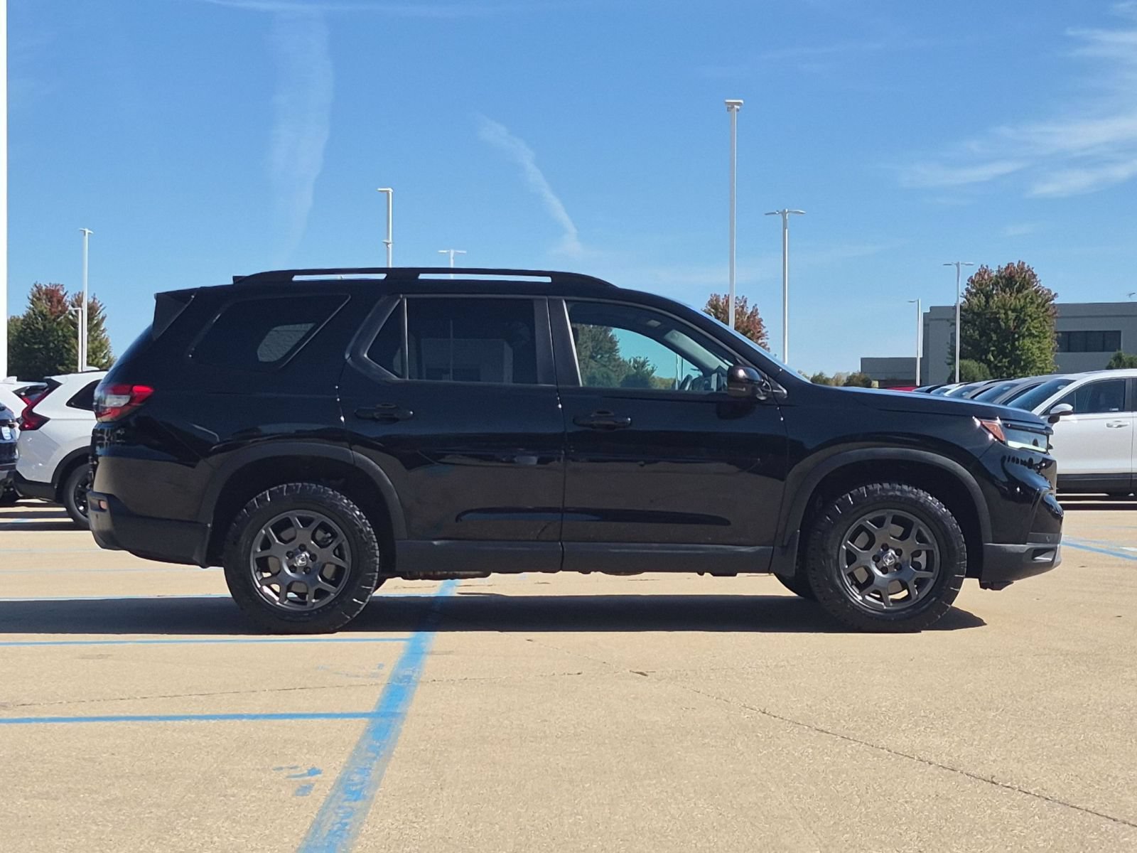 Used 2025 Honda Pilot TrailSport image 5