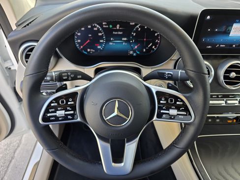 Used 2022 Mercedes-Benz GLC 300 4MATIC image 17
