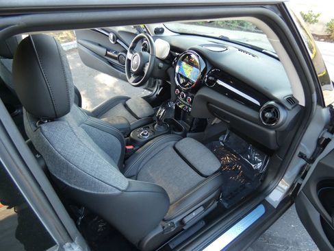 Used 2022 MINI Cooper SE image 22