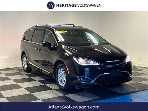 Used 2020 Chrysler Pacifica Touring-L image 1