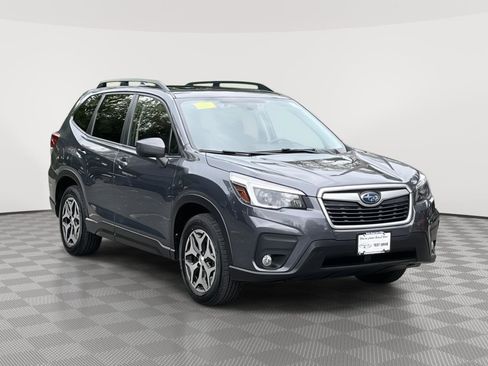 Used 2021 Subaru Forester Premium AWD/4WD image 3