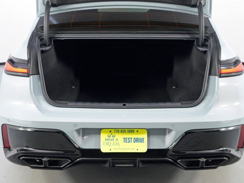 Used 2024 BMW 760i xDrive w/ Premium Package 2 image 10