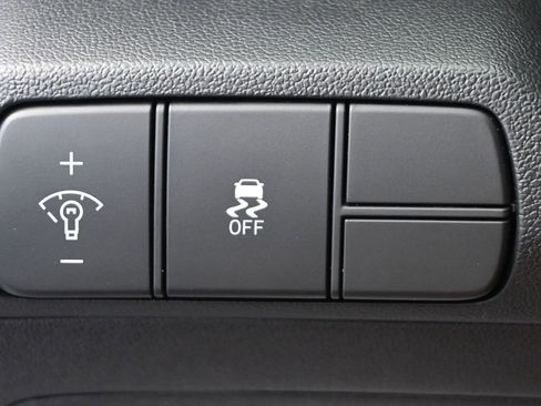 Used 2024 Hyundai Elantra SEL image 27