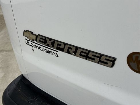 Used 2020 Chevrolet Express 2500 w/ Communications Package image 25