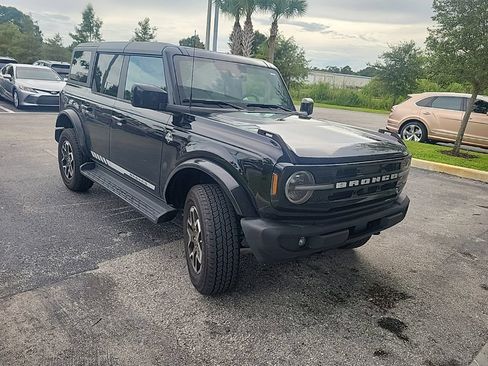 Used 2025 Ford Bronco Outer Banks AWD/4WD image 2