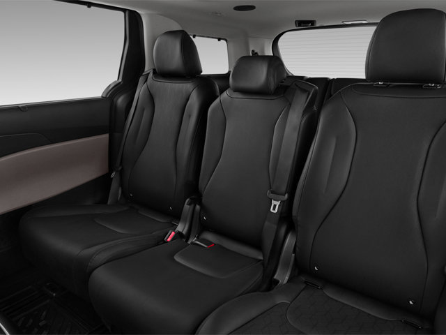 Used 2025 Kia Carnival SX Prestige FWD image 11
