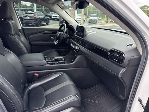 Certified 2025 Honda Pilot EX-L image 19