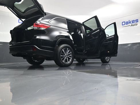 Used 2017 Toyota Highlander XLE image 64