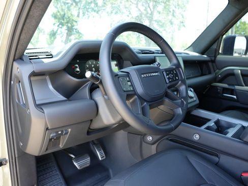 Used 2025 Land Rover Defender 110 X AWD/4WD image 16