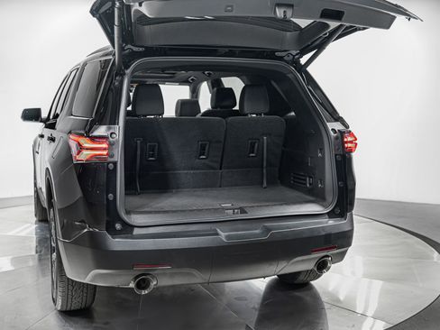 Used 2023 Chevrolet Traverse RS image 7
