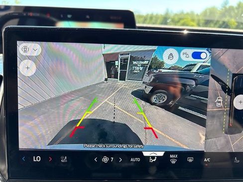 Used 2026 Ford Expedition Platinum w/ Driver's Package AWD/4WD image 26