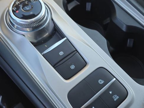 Used 2023 Ford Explorer XLT image 26