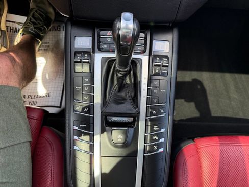 Used 2017 Porsche Macan Turbo AWD/4WD image 11