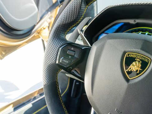 Used 2020 Lamborghini Aventador SVJ AWD/4WD image 64
