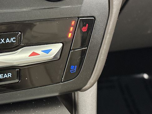 Used 2020 Ford Explorer Platinum w/ Premium Technology Package image 24